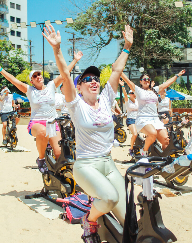 Pessoas em um evento de Bike Spinning