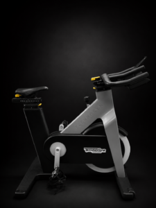 Assinatura Anual | Bike TechnoGym com Visor